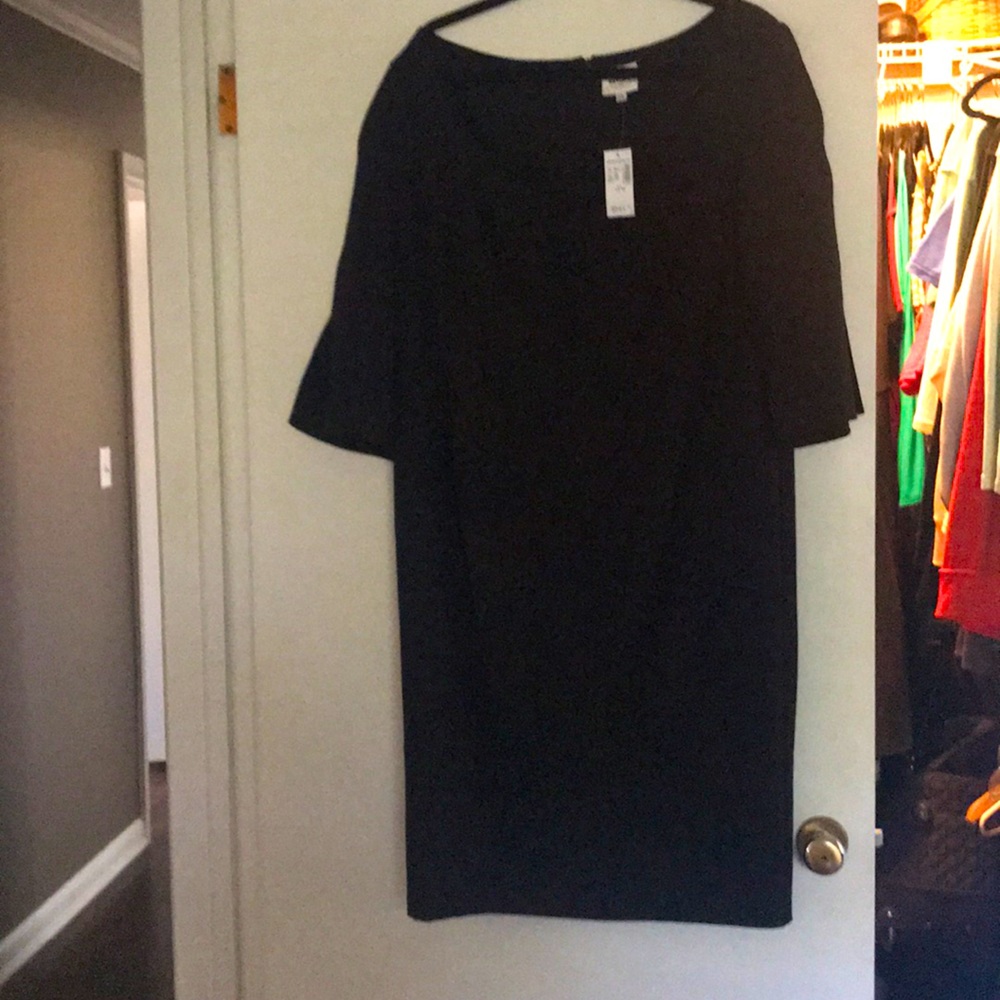Black dress 3/4 length sleeves/flowy cold shoulder